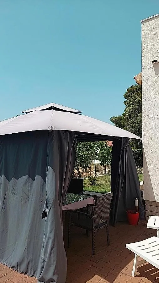 Appartamento Apartmani Katarina Mundanije Croazia