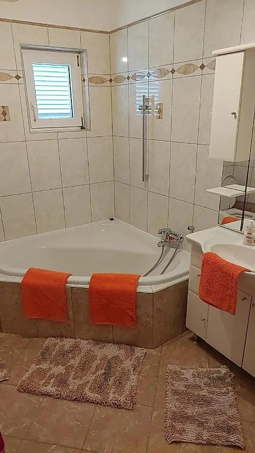 Apartmani Katarina Mundanije Apartment